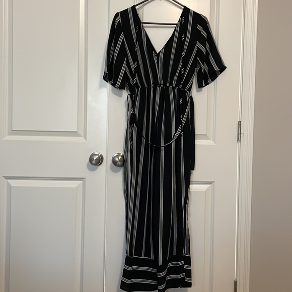 Woman’s jumpsuit - Picture 2 of 3